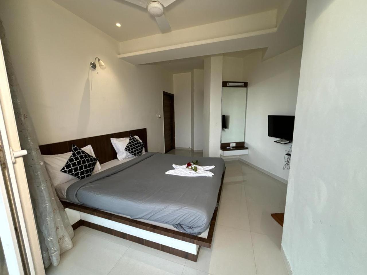 Hillview Rooms By 29 Bungalow Panchgani Εξωτερικό φωτογραφία