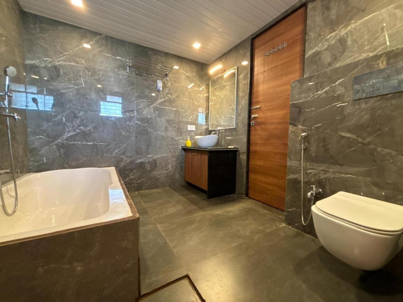 Hillview Rooms By 29 Bungalow Panchgani Εξωτερικό φωτογραφία